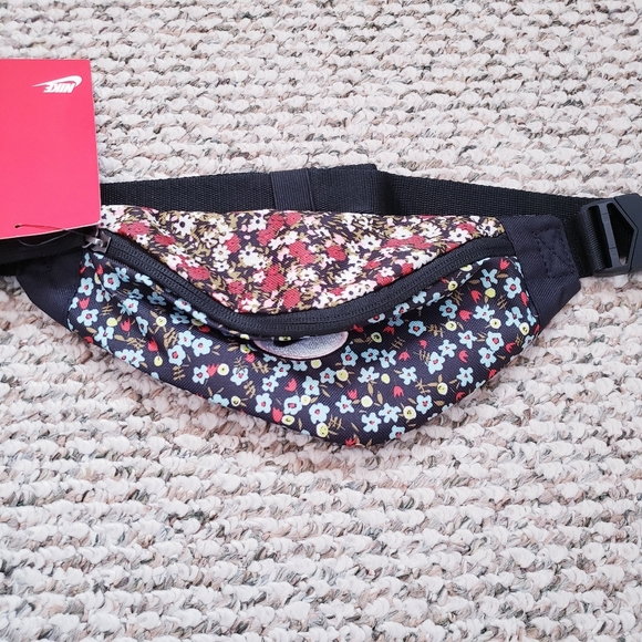 Nike Floral Belt Bag - Picture 5 of 9